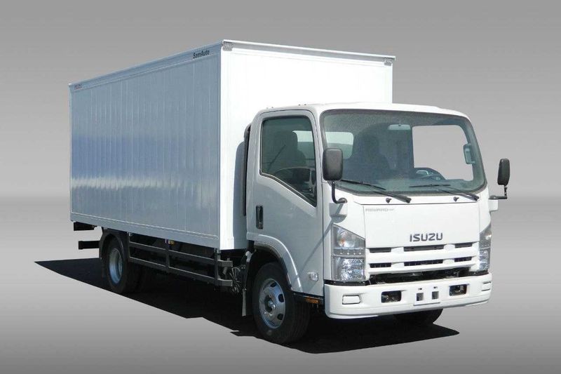 Isuzu npr 82L cng