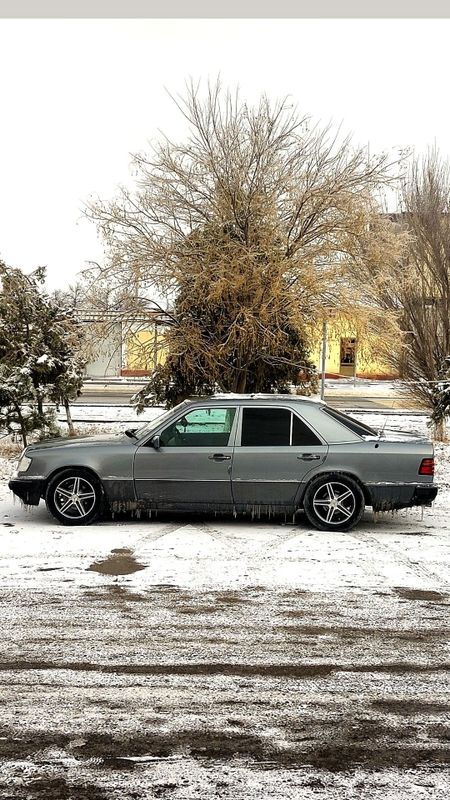 Мерседес W124 . .