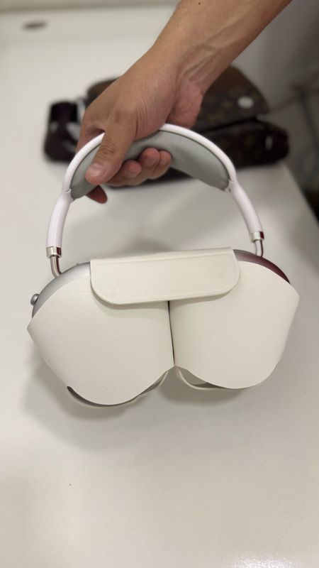 Продается наушники Airpods Max Продается наушники Airpods Max