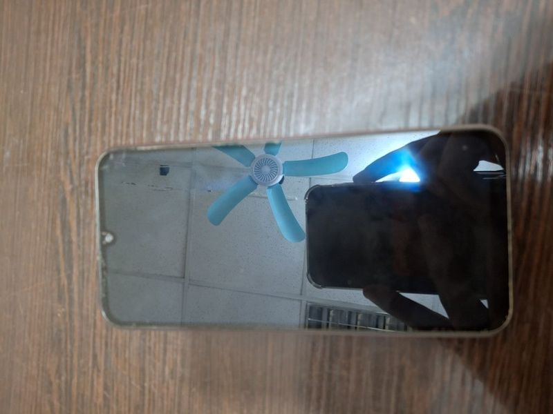 Samsung a24 Ekran ketgan 6/128gb Samsung a24 Ekran ketgan 6/128gb