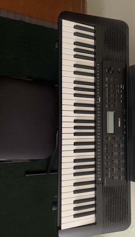 Sintezator yamaha psr E 273. Yangidek (как новый) Sintezator yamaha psr E 273. Yangidek (как новый)