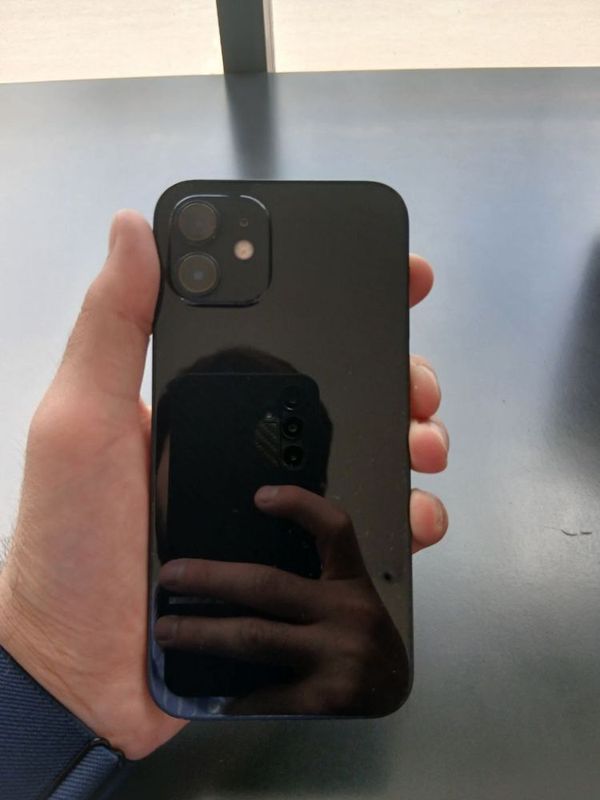 iPhone 12 iPhone 12