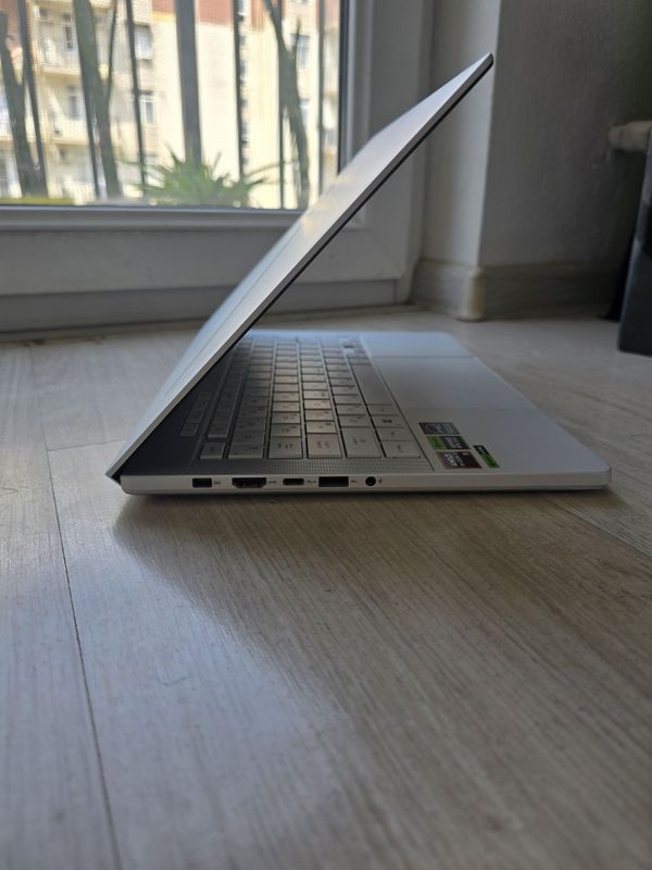 Продаю ноутбук Asus Rog Zephyrus G14 GA403 Продаю ноутбук Asus Rog Zephyrus G14 GA403