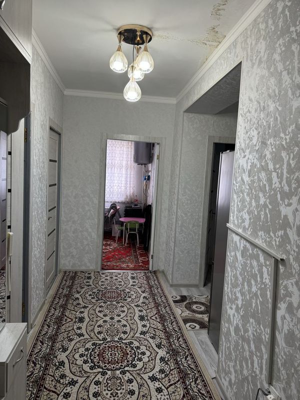 Etaj 3 xonali do'm yaqinda Yevro Remontan chiqan