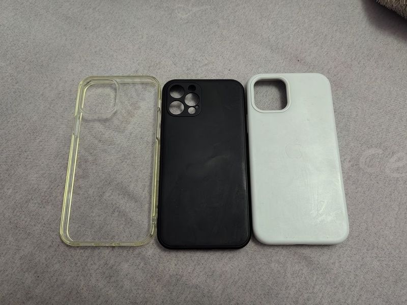 Продам чехлы на IPhone 12 pro Продам чехлы на IPhone 12 pro