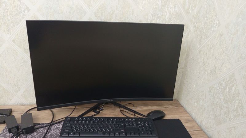 Продам монитор Ziffler 32 Curved 180 gHz Продам монитор Ziffler 32 Curved 180 gHz