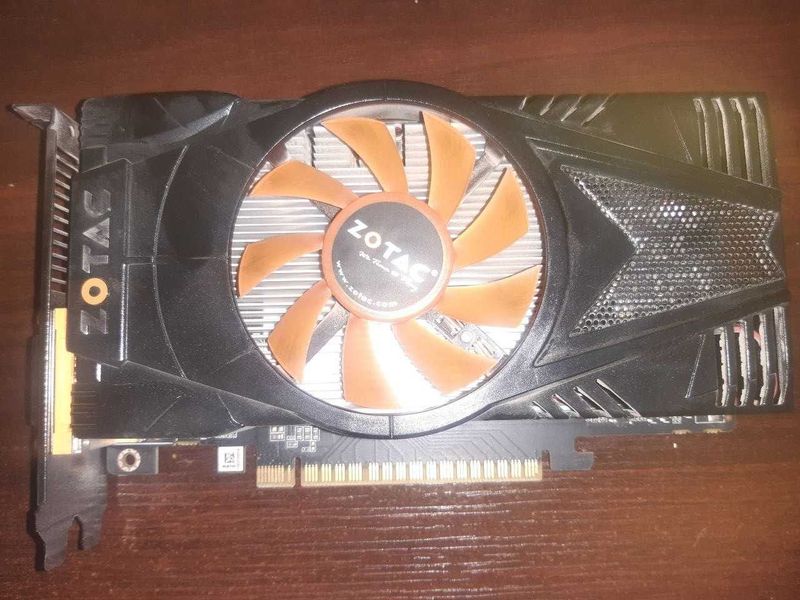 Zotac GTX 550Ti 1Gb DDR5 Zotac GTX 550Ti 1Gb DDR5