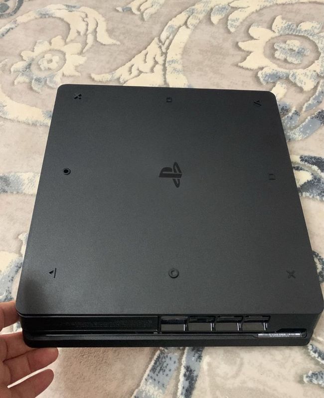 Playstation 4pro 1tb срочно Playstation 4pro 1tb срочно