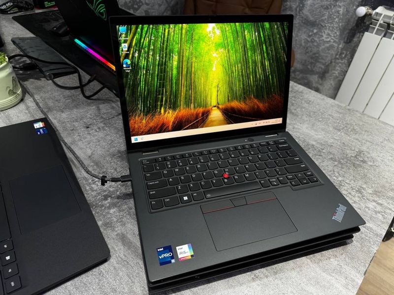 LENOVO Thinkpad Yoga L13 - i5-1235U! 16GB! 512SSD LENOVO Thinkpad Yoga L13 - i5-1235U! 16GB! 512SSD