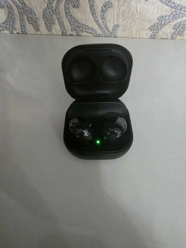 Наушники Buds pro оригинал Наушники Buds pro оригинал