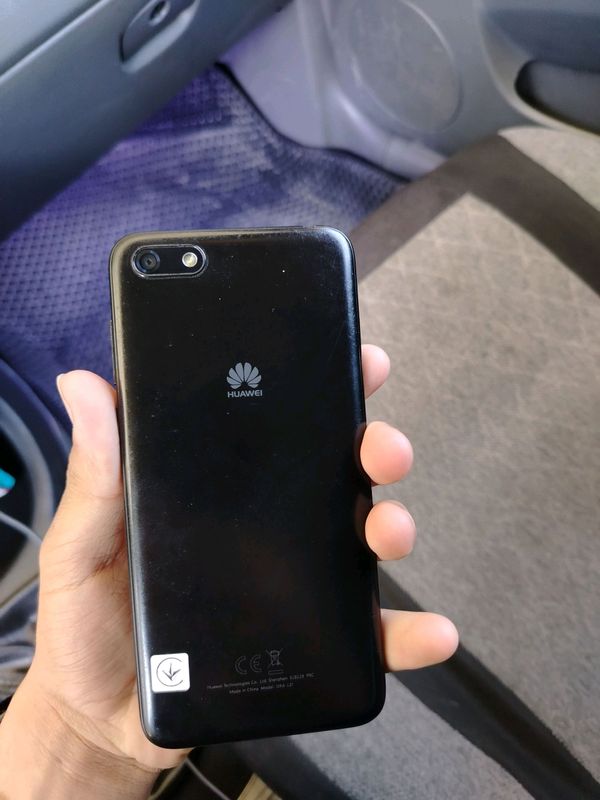 Huawei telefoni sotiladi