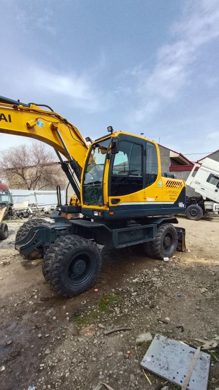 Hyundai 140tali ekskavator sotiladi Hyundai 140tali ekskavator sotiladi