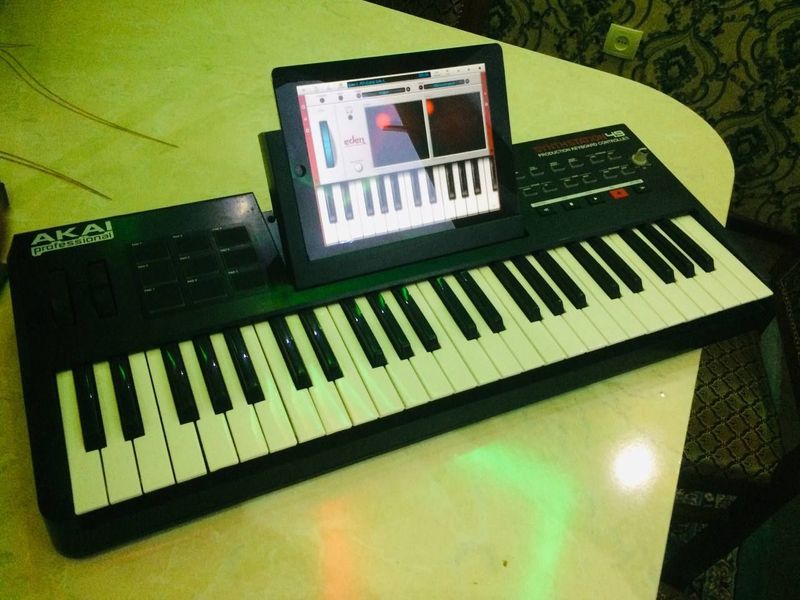 akai sntizator sotiladi