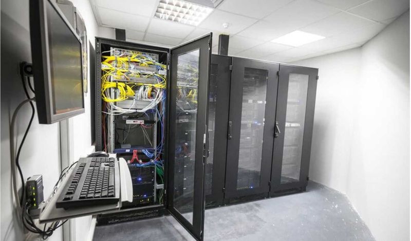 Оказание IT-услуг, телекоммуникаций и систем безопасности Оказание IT-услуг, телекоммуникаций и систем безопасности