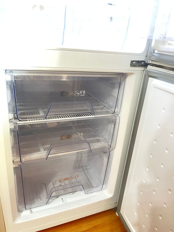 Продаётся холодильник Artel 345 model Продаётся холодильник Artel 345 model