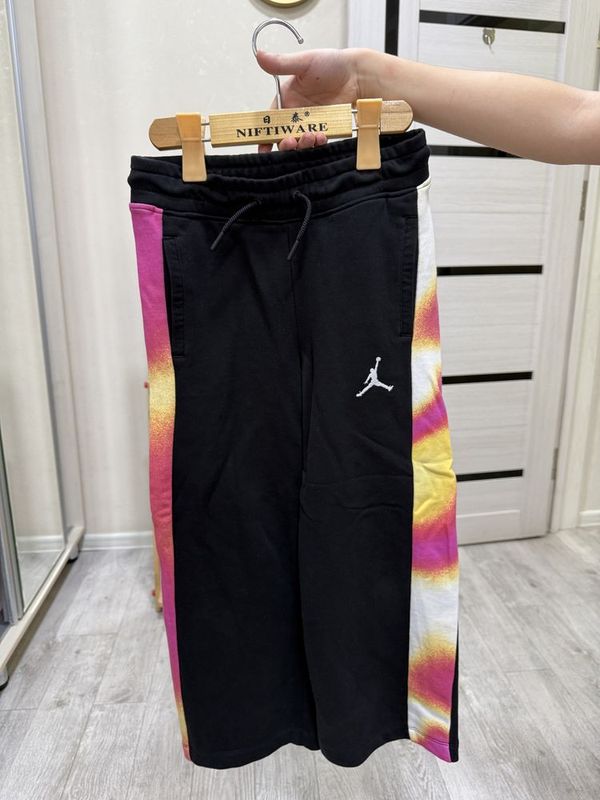 Продам спортивный костюм nike для девочки Продам спортивный костюм nike для девочки