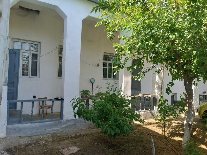 Bektemir, Majnuntol mahalla hovli. 6 sotk qoʻshimcha 10 sotk bogʻ bor. Bektemir, Majnuntol mahalla hovli. 6 sotk qoʻshimcha 10 sotk bogʻ bor.