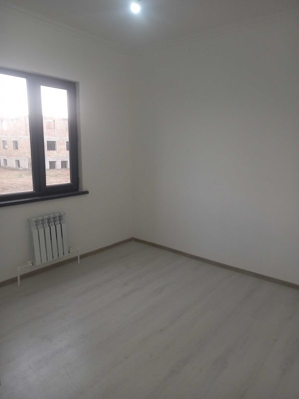 Ijaraga uy 1etaj 3xonali yangiyer shahar post yonida yangi dom Ijaraga uy 1etaj 3xonali yangiyer shahar post yonida yangi dom
