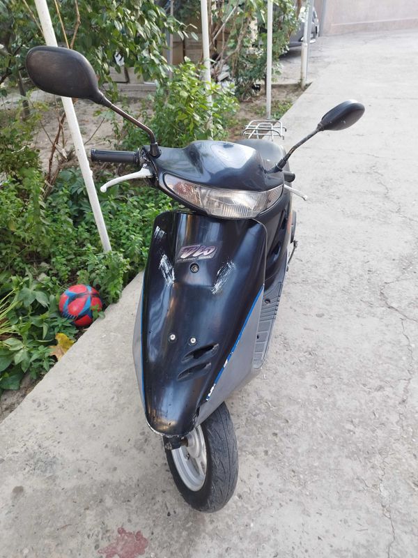 Xonda dio af-27 scooter holati zo'r yurib turibdi motorlari ham zo'r! Xonda dio af-27 scooter holati zo'r yurib turibdi motorlari ham zo'r!