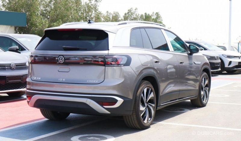 Volkswagen id 6 pro rent car shafyori bilan tuy va marosimlar uchun