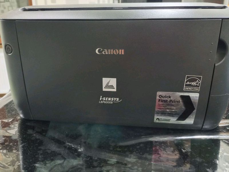 Canon Printer. Xolati yaxshi, ishlashi a'lo Canon Printer. Xolati yaxshi, ishlashi a'lo