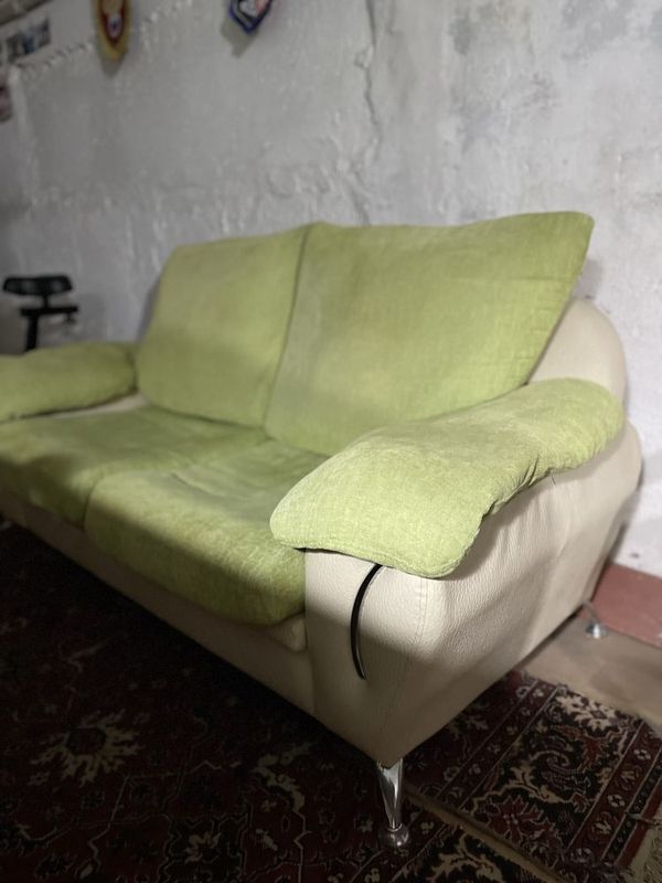 Srochna Divan sotiladi !!! Srochna Divan sotiladi !!!