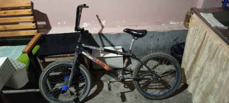 Velik sotiladi holati yaxshi Velik sotiladi holati yaxshi