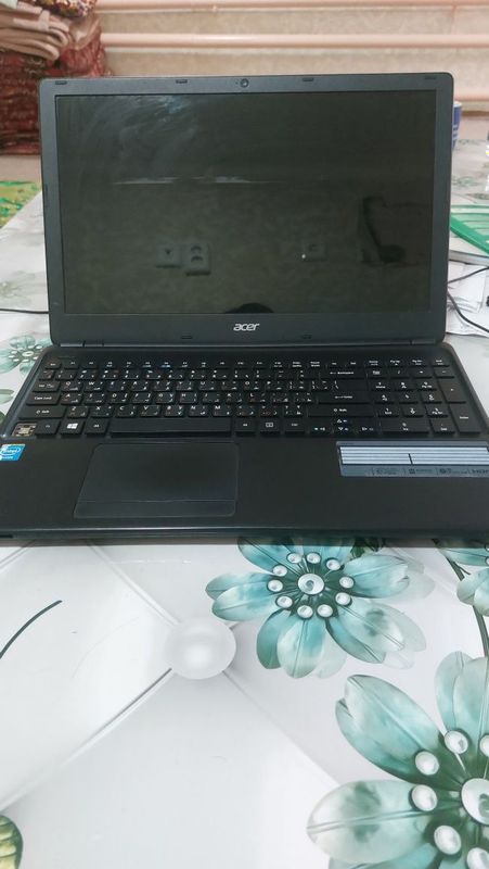 Acer va J4+ birgalikda Acer va J4+ birgalikda
