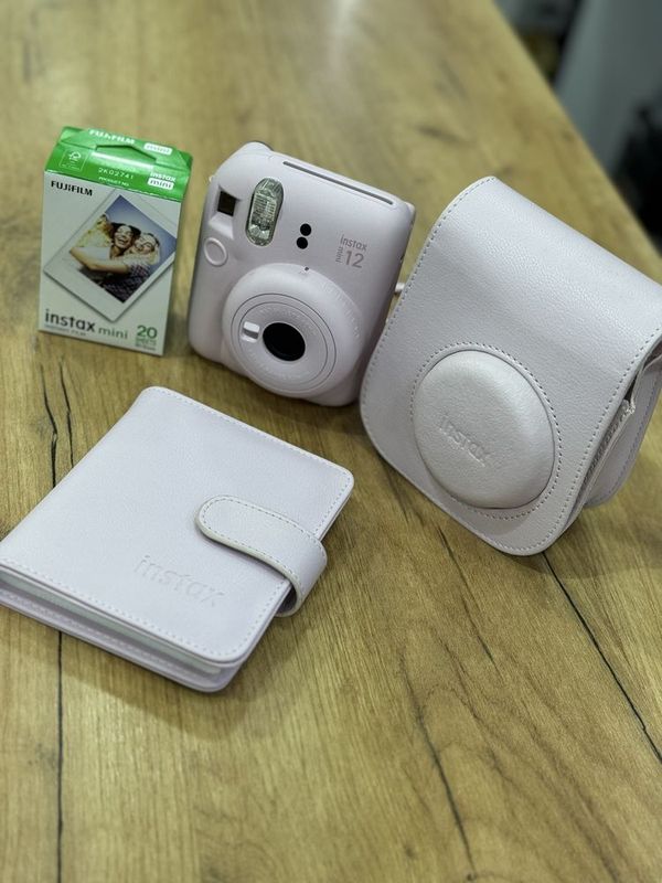 Instax mini 12 pink kit Instax mini 12 pink kit