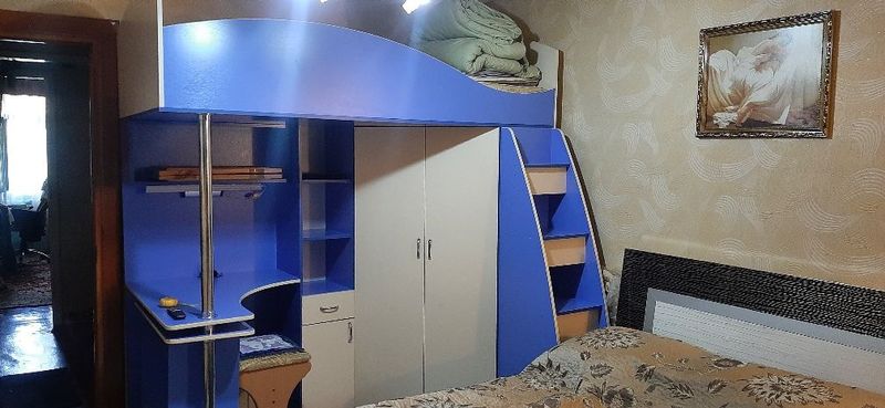 Детская мебель, шкаф, кровать, стол.