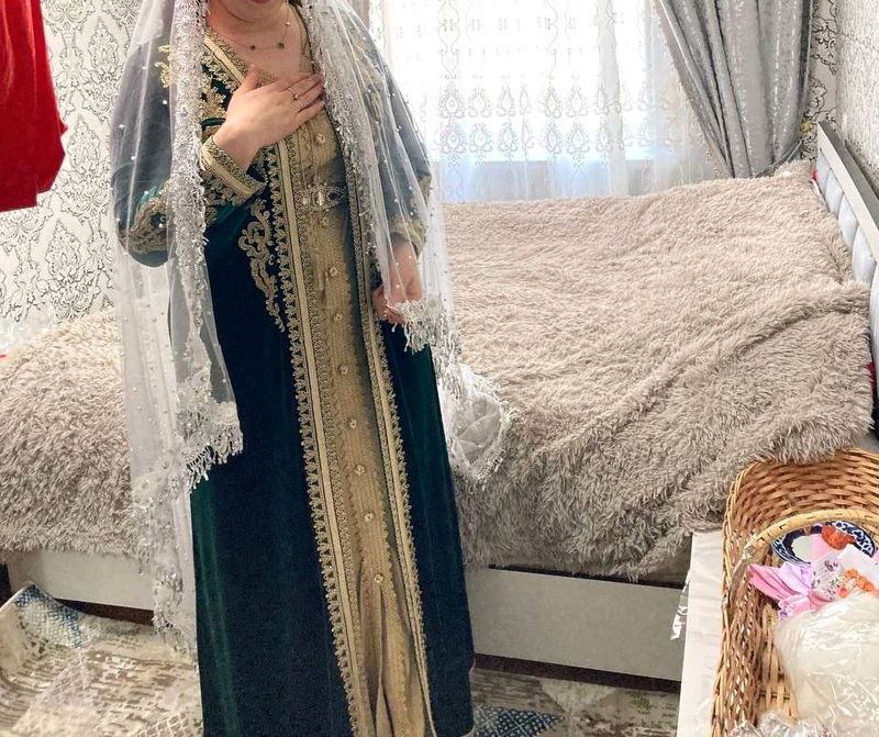 abaya 2marta kiyilgan