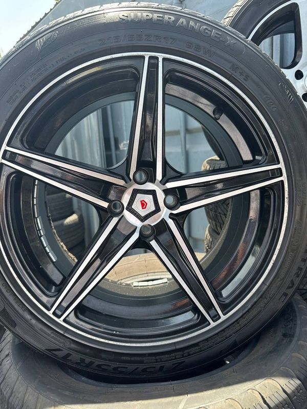 Kobilt. Lada. Vesta moshinalariga piramoy tushadi tayor Kobilt. Lada. Vesta moshinalariga piramoy tushadi tayor