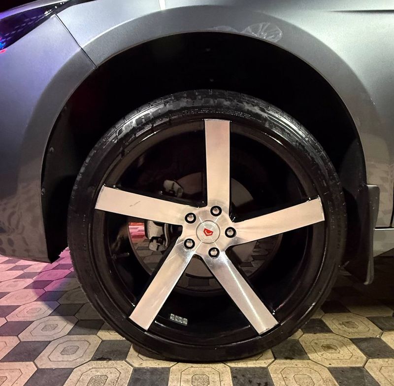Vossen R20/245/40 5/114 tewk holat zor Vossen R20/245/40 5/114 tewk holat zor