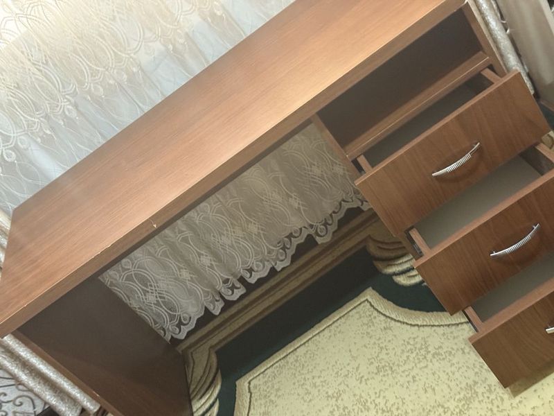 Стол с полками 125х55