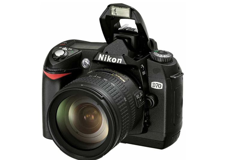 ПРОДАМ nikon d70