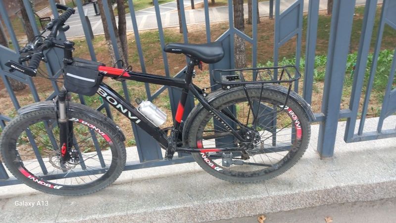 Velosiped sotiladi Velosiped sotiladi