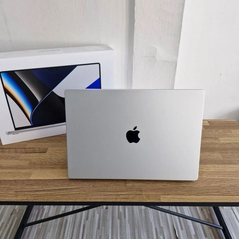 MacBook Pro M1 Pro 16inch 16/1TB Silver MacBook Pro M1 Pro 16inch 16/1TB Silver