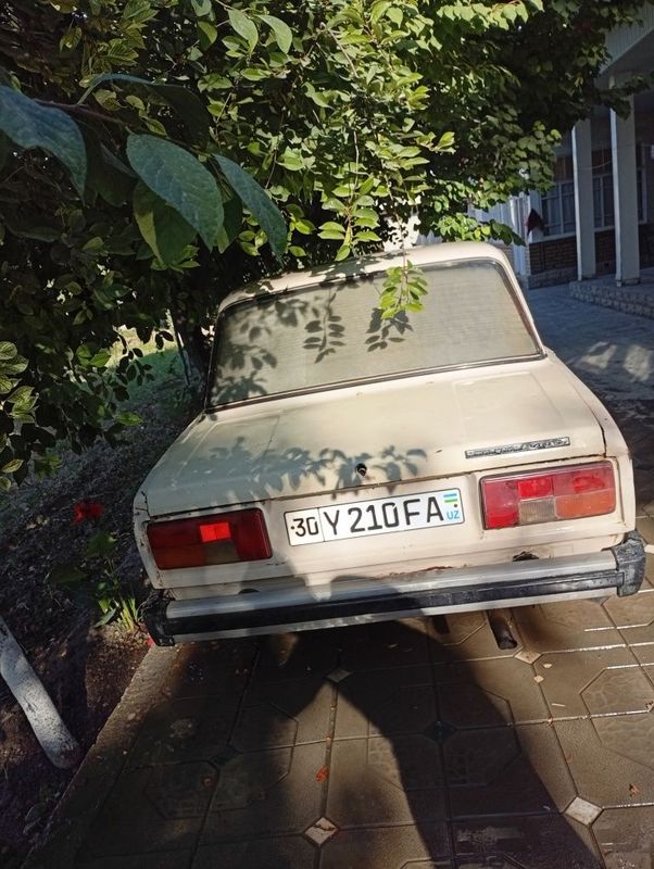 Жигулей 2105 yaxshi yuradibuladi prapan bor benzen xam bor Жигулей 2105 yaxshi yuradibuladi prapan bor benzen xam bor