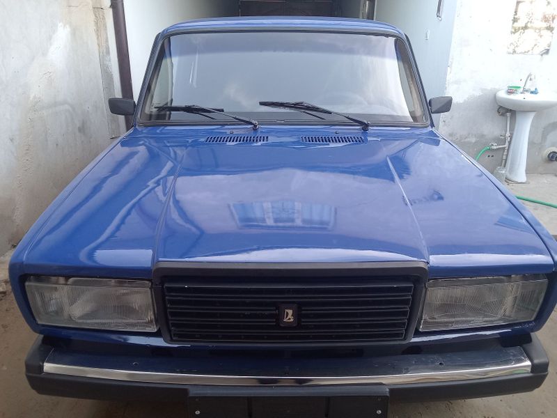 Vaz 2107 sotiladi