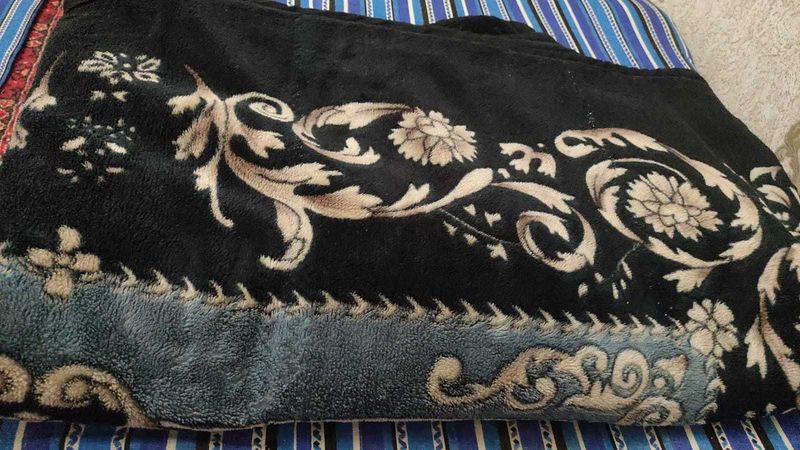 Printed black winter blanket Printed black winter blanket