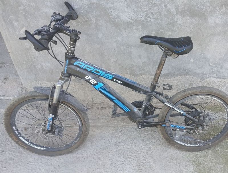 Velosiped sotiladi! Velosiped sotiladi!