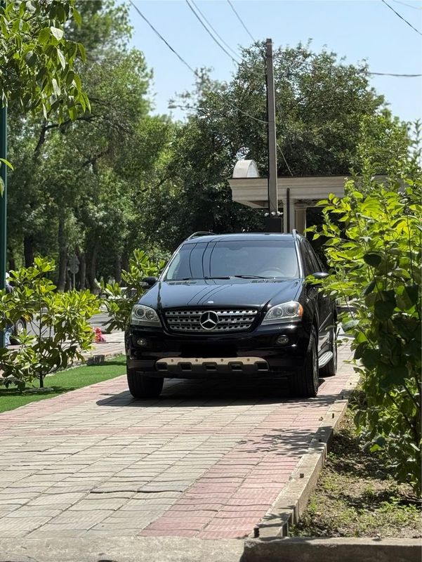Mercedes Benz ML350 W164 Mercedes Benz ML350 W164