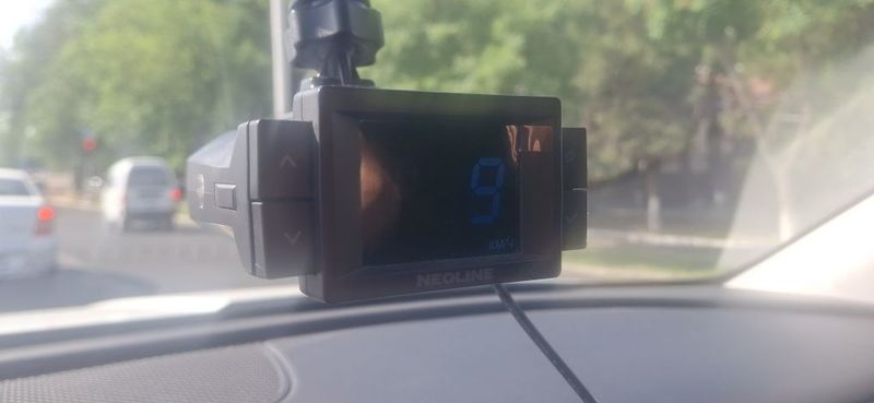 Продам NEOLINE 9700S black wifi состояние идеалное.даже плёнка не снят Продам NEOLINE 9700S black wifi состояние идеалное.даже плёнка не снят