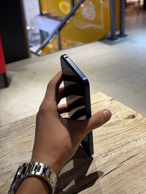 telefon sirochna sotiladi yengi ishlatilinmagan
