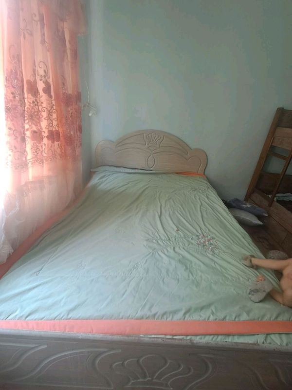 Spalniy un mebel srochna sotiladi Spalniy un mebel srochna sotiladi