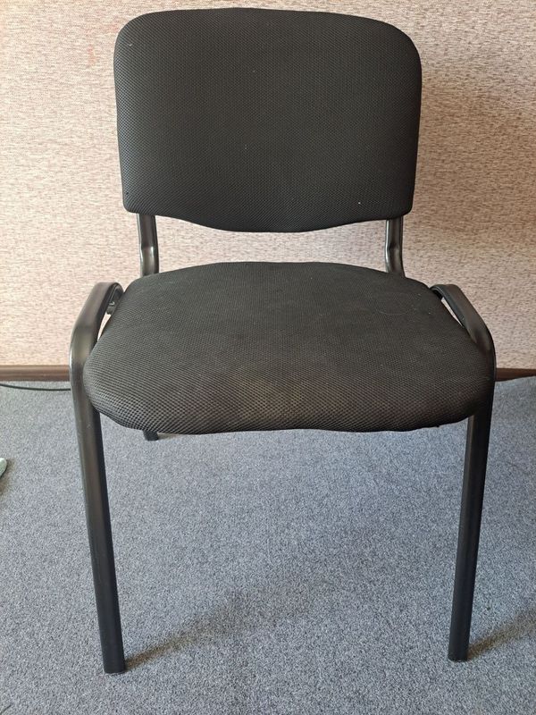 Ofis stuli, 4ta bir xil Ofis stuli, 4ta bir xil