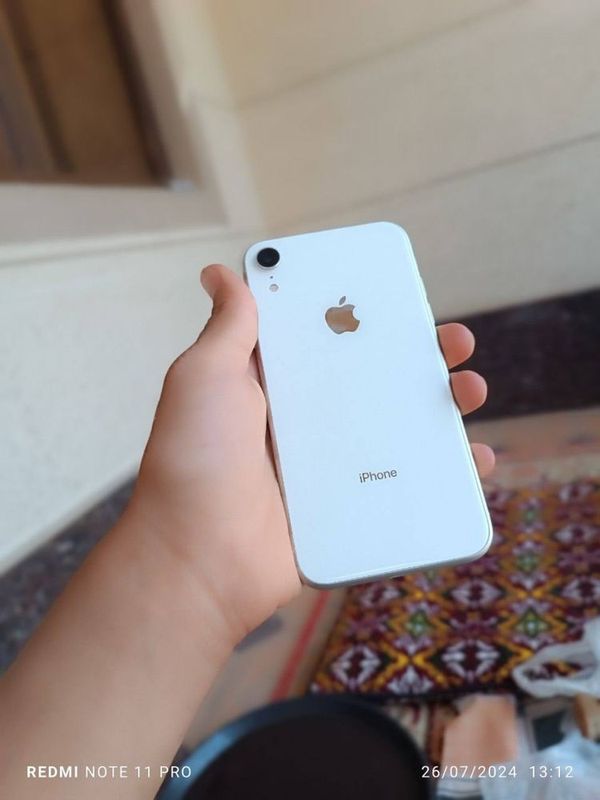 iphone XR edial holata