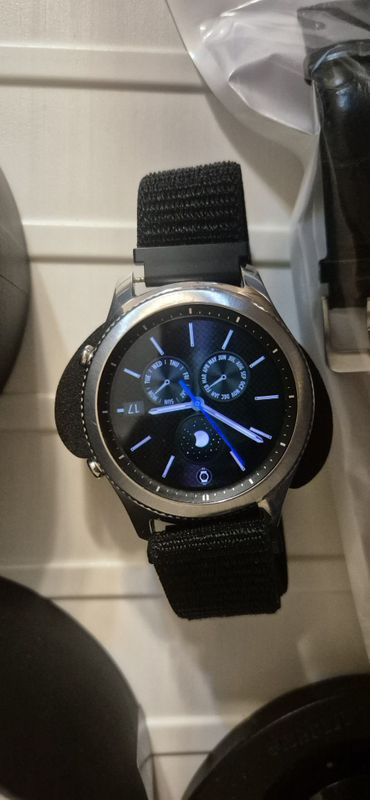 Продаю часы Samsung Gear S3 Classic