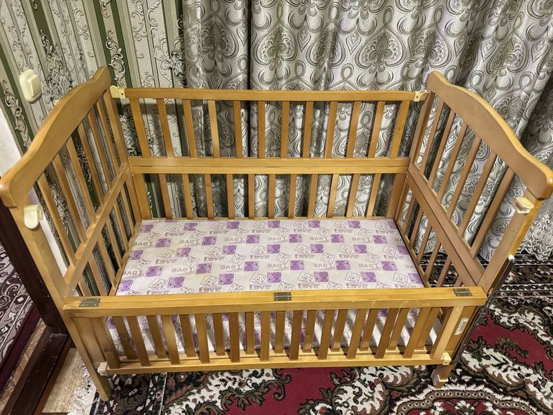 Детская кроватка 100x65 см — среднее состояние