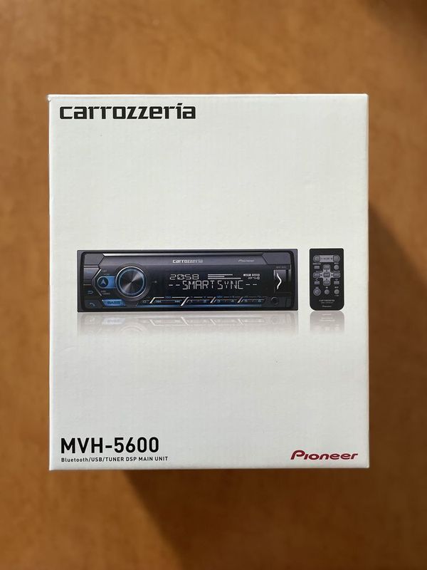 Carrozzeria MVH-5600. Pioneer